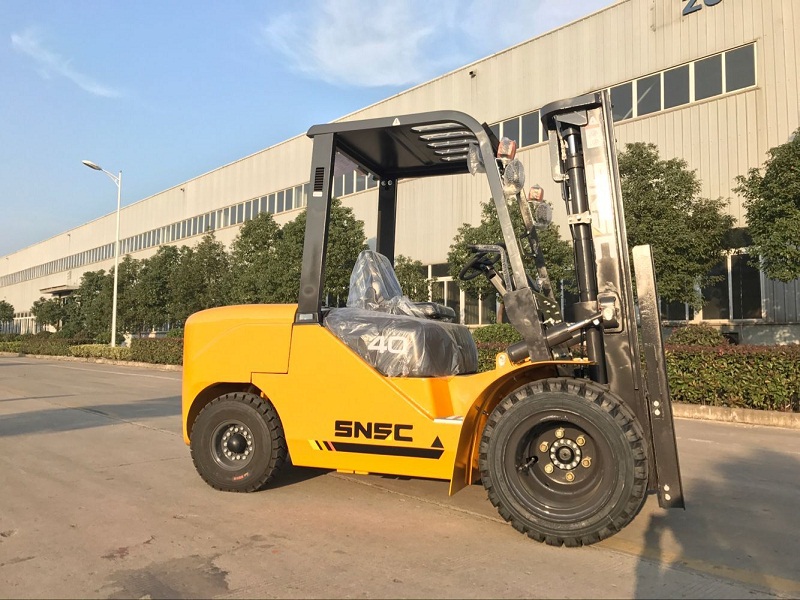 SNSC FD40 4T Diesel Forklift to Ecuador