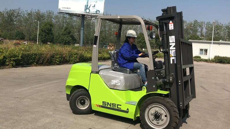 SNSC FD35 3.5T Diesel Forklift Truck to Azerbaijan